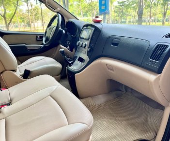 Hyundai Grand Starex 2015 - 2.5 MT máy dầu Diesel 9 chỗ