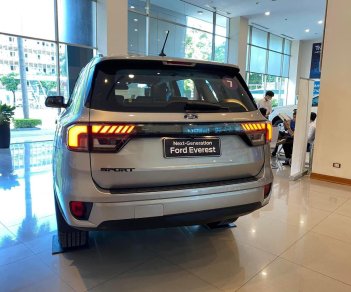 Ford Everest 2022 - Xe đẹp long lanh giá lại tốt