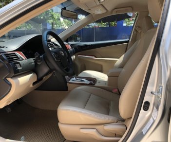 Toyota Camry 2014 - Màu bạc, nhập khẩu