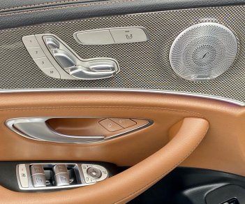 Mercedes-Benz E300 2017 - Màu đen, ghế nâu, siêu đẹp