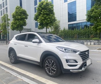 Hyundai Tucson 2020 - Màu trắng, biển Hà Nội