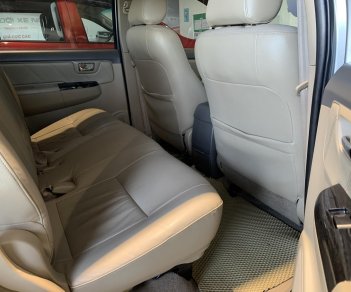 Toyota Fortuner 2012 - Màu bạc