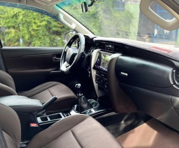 Toyota Fortuner 2017 - Màu bạc số sàn, giá chỉ 850 triệu