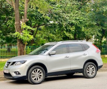 Nissan X trail 2016 - Premium màu bạc , xe nguyên bản, mua xe trong tháng tặng ngay 1 năm chăm sóc, rửa xe miễn phí