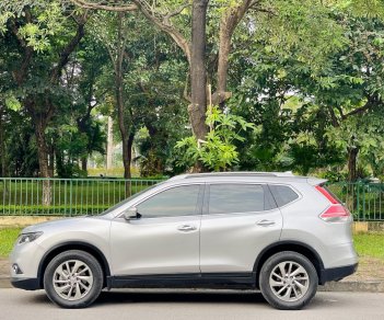 Nissan X trail 2016 - Premium màu bạc , xe nguyên bản, mua xe trong tháng tặng ngay 1 năm chăm sóc, rửa xe miễn phí