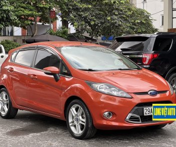 Ford Fiesta 2011 - Xe màu đỏ 