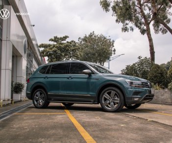 Volkswagen Tiguan 2022 - Màu xanh Petro độc lạ màu hiếm của VW - Khuyến mãi 50% trước bạ - Liên hệ xem xe Ms. Minh Thư