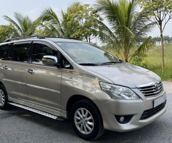 Toyota Innova 2013 - Bán xe gia đình - zin từ a-z sơn zin 80-90%, bảo hiểm thân vỏ còn dài, đăng ký 03/2020, chính chủ đi rất giữ gìn