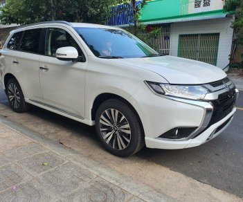 Mitsubishi Stavic 2022 - Có sẵn các màu tham khảo, tặng phụ kiện và vô vàn quà tặng khi khách hàng mua xe trong tháng