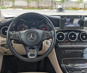 Mercedes-Benz C200 2015 - Xe màu đen