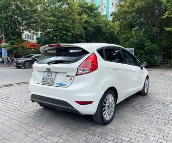 Ford Fiesta 2015 - Màu trắng, nhập khẩu nguyên chiếc