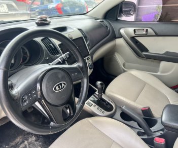 Kia Forte 2009 - Màu trắng, xe nhập