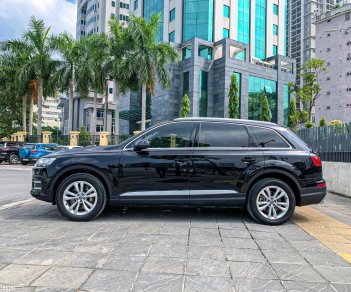 Audi Q7 2016 - Bán xe màu đen, nội thất nâu