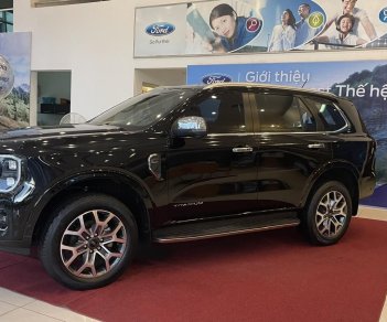 Ford Everest 2022 - 2 cầu số tự động