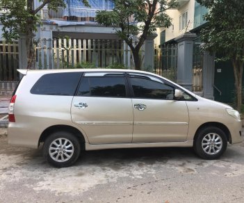 Toyota Innova 2013 - Màu vàng