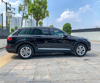 Audi Q7 2016 - Bán xe màu đen, nội thất nâu