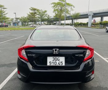 Honda Civic 2018 - Cần bán xe màu đen, màn android + cam, 660tr