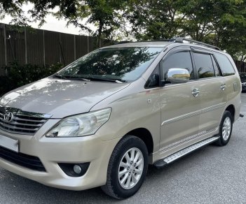 Toyota Innova 2013 - Bán xe gia đình - zin từ a-z sơn zin 80-90%, bảo hiểm thân vỏ còn dài, đăng ký 03/2020, chính chủ đi rất giữ gìn