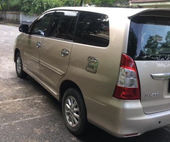 Toyota Innova 2013 - Màu vàng