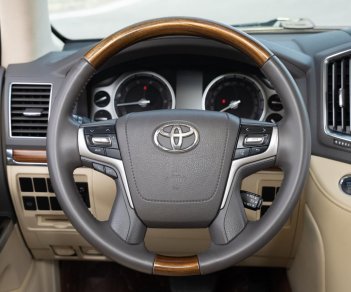 Toyota Land Cruiser 2016 - Màu xanh