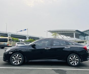 Honda Civic 2018 - Cần bán xe màu đen, màn android + cam, 660tr