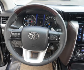 Toyota Fortuner 2019 - Máy dầu hai cầu