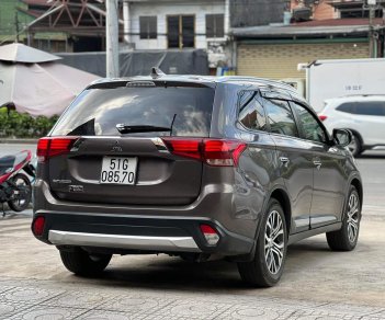 Mitsubishi Outlander 2018 - Biển SG xe rất đẹp, không lỗi