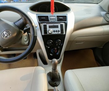 Toyota Vios 2012 - Bán xe màu bạc