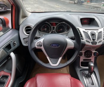 Ford Fiesta 2011 - Xe màu đỏ 