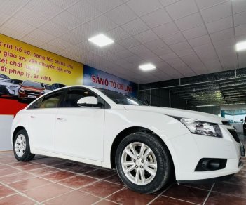 Chevrolet Cruze 2015 - Xe màu trắng