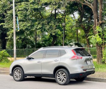 Nissan X trail 2016 - Premium màu bạc , xe nguyên bản, mua xe trong tháng tặng ngay 1 năm chăm sóc, rửa xe miễn phí