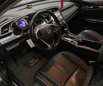 Honda Civic 2018 - Cần bán xe màu đen, màn android + cam, 660tr