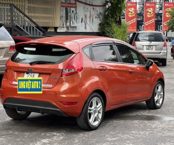 Ford Fiesta 2011 - Xe màu đỏ 