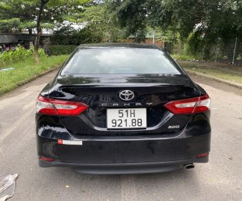 Toyota Camry 2021 - Nhập Thái Lan, biển số SG, odo 21.000km xe đẹp không lỗi