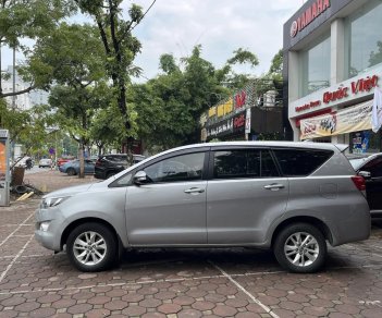 Toyota Innova 2017 - Màu bạc số sàn