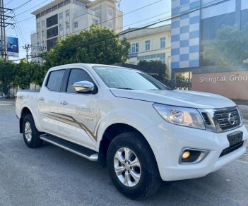 Nissan Navara 2016 - Số tự động 1 cầu màu trắng cực kỳ đẹp