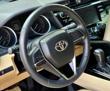 Toyota Camry 2021 - Xe màu đen sáng trọng, giá 1 tỷ 070tr