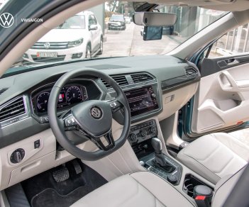 Volkswagen Tiguan 2022 - Màu xanh Petro độc lạ màu hiếm của VW - Khuyến mãi 50% trước bạ - Liên hệ xem xe Ms. Minh Thư