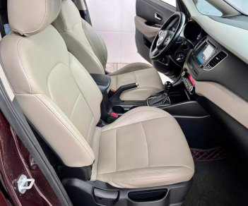 Kia Rondo 2019 - Máy xăng màu đỏ mận xe rất đẹp không 1 lỗi nhỏ