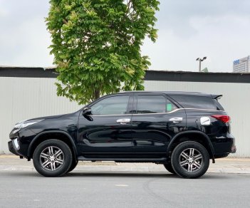 Toyota Fortuner 2019 - Cần bán gấp xe còn mới giá chỉ 989tr