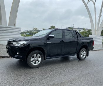 Toyota Hilux 2020 - Cần bán gấp xe giá 765 triệu