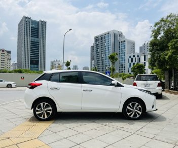 Toyota Yaris 2021 - Đăng ký tháng 4/2022, xe chạy đúng 7000km, full lịch sử hãng, nội thất nguyên mùi mới