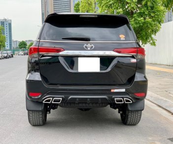 Toyota Fortuner 2019 - Cần bán gấp xe còn mới giá chỉ 989tr