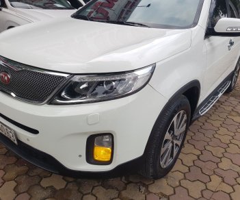 Kia Sorento 2014 - Màu trắng máy xăng