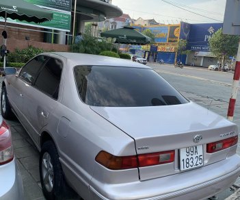 Toyota Camry 2000 - Màu bạc, chính chủ