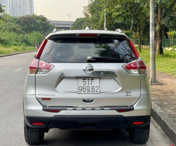 Nissan X trail 2016 - Premium màu bạc , xe nguyên bản, mua xe trong tháng tặng ngay 1 năm chăm sóc, rửa xe miễn phí