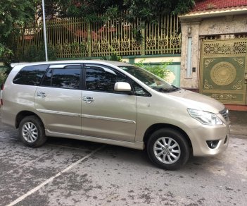 Toyota Innova 2013 - Màu vàng