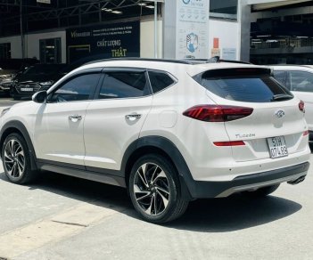 Hyundai Tucson 2019 - Màu trắng, giá chỉ 846 triệu