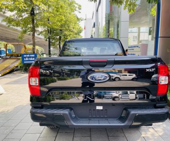 Ford Ranger 2022 - Sẵn đủ màu, giao ngay giá tốt tặng gói phụ kiện, hỗ trợ lăn bánh a-z. Giao xe tận nơi