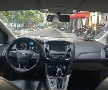 Ford Focus 2017 - Xe 1 chủ đk 2018 biển SG mới 28.000 km, hãng cần bán giá 470tr